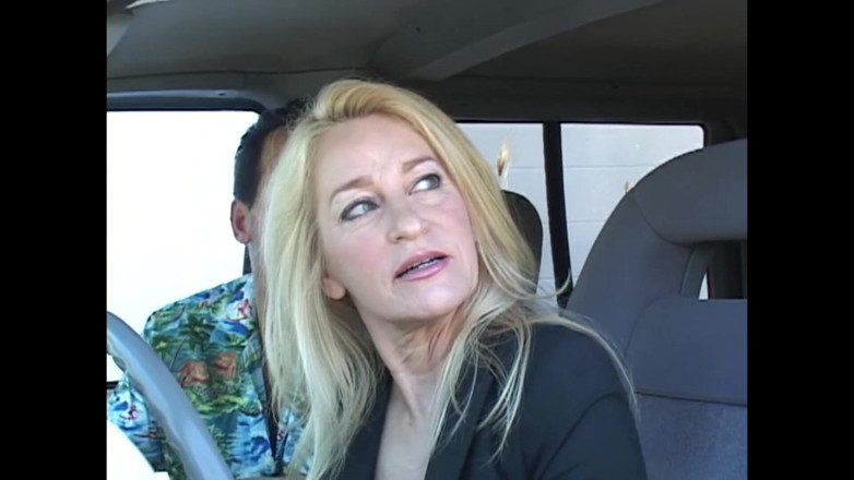 Adultwhisper: 성기를 원하는 금발 밀프