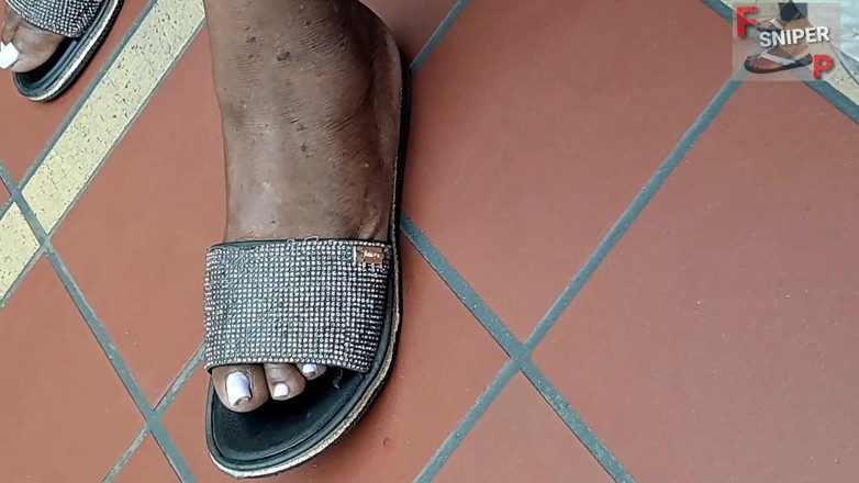 Foot Patrol: Pracovní dáma ebony s bbw chodidly s růžovými prsty