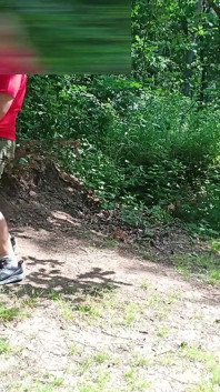 Pelacur jalanan jalanan ini dientot habis-habisan di hutan tanpa kondom