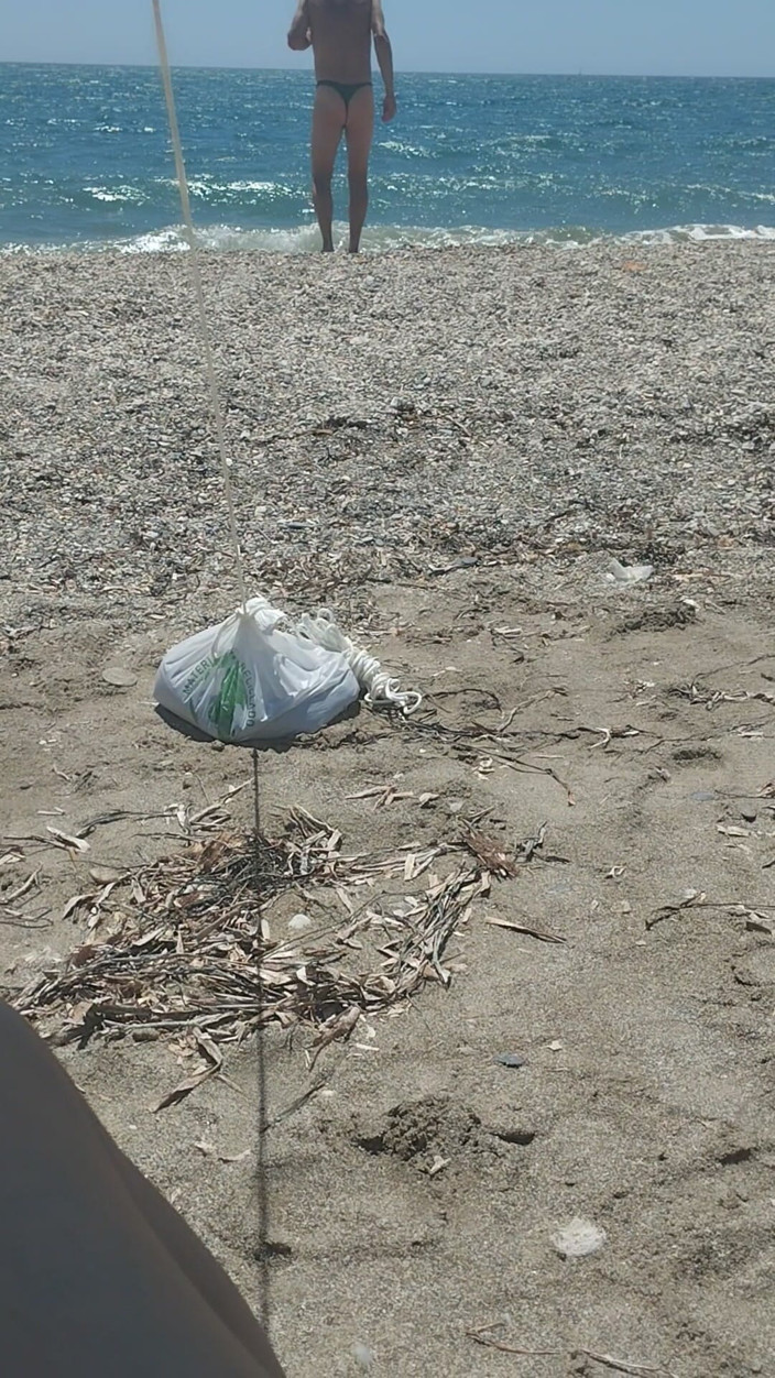 Morbosete000: Tanga Giymiş Plajda Olmayı Ve Görülmeyi Çok Seviyorum