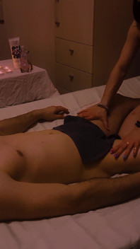 Příliš sexy masér si zaslouží být tvrdě ošukána - Nuru Thajská erotická masáž Unlimitedorgasm