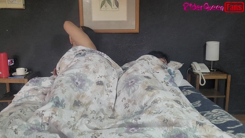 Riderqueen: 팬을 위한 비디오 - 날씬한 배다른 아들 하드 뿜기