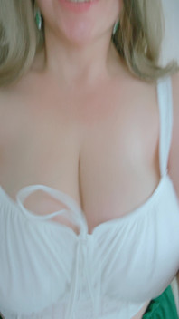 The Wife Shakes Her Enormous Breasts