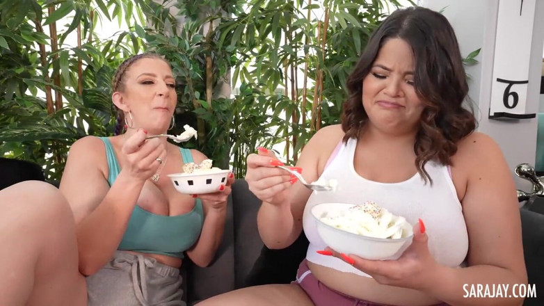 Sara Jay: Malam Pertemuan Lesbian Panas Sara Jay dan Dani Valentina!