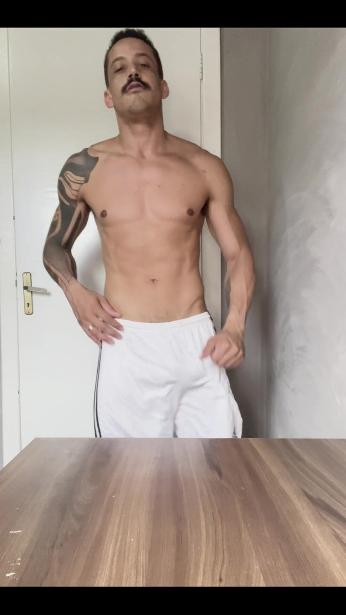 Pedro Surf: Sé que U como la leche espeso