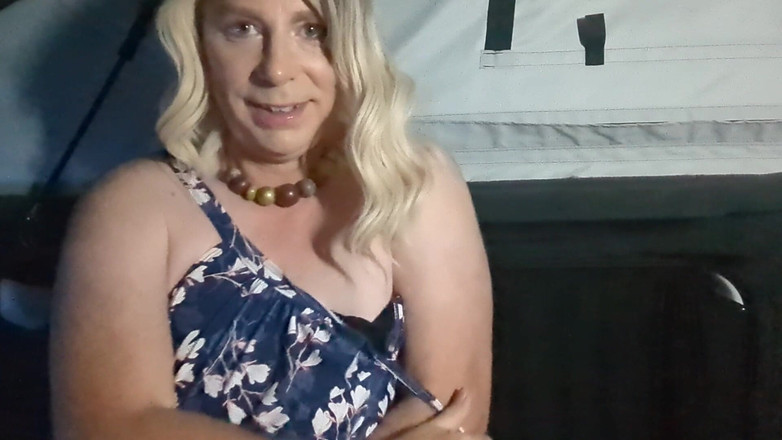 NikkiGee: Nikki blir naken