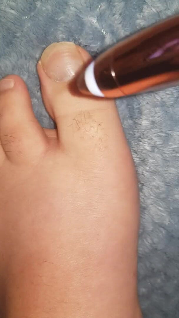 Faith's Feet Fetish: Fetish kaki iman - mencukur jari kaki saya
