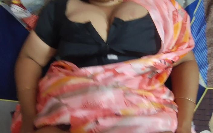 Black &amp; white desicat: Bengaalse huisvrouw met grote tieten Visaakaa in Saree ruw geneukt
