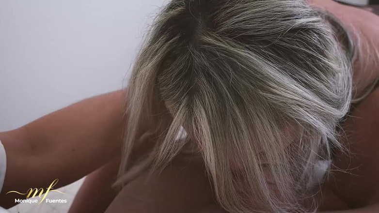 Monique Fuentes: 大きなペニスの継息子が寝取られた継母に犯される - モニーク・フエンテス&amp;ミラン・ロドリゲス