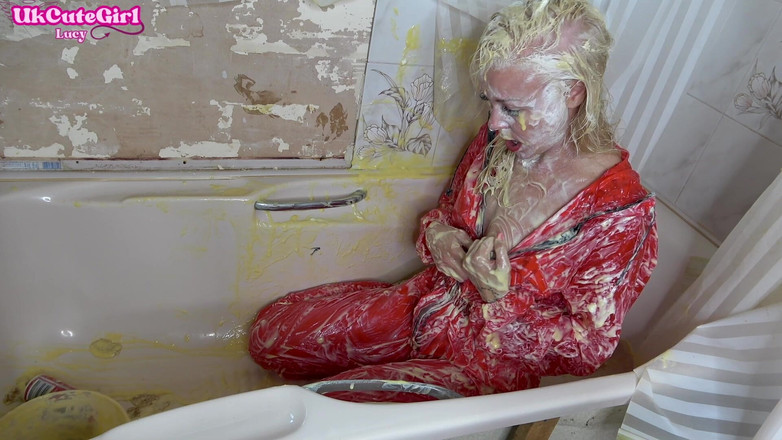 UKCuteGirl: Halkig JOI i pvc catsuit: cream, custard &amp;cum instruktioner