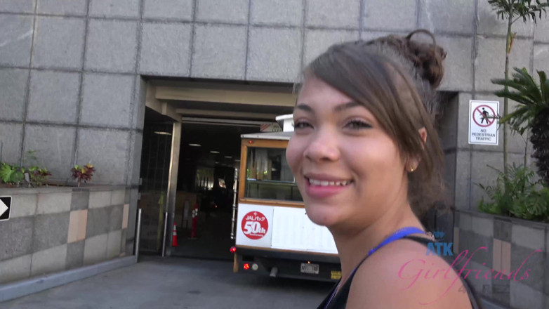 ATK Fans (Girlfriends): Vacances virtuelles à Hawaï avec Cassidy Banks, partie 3