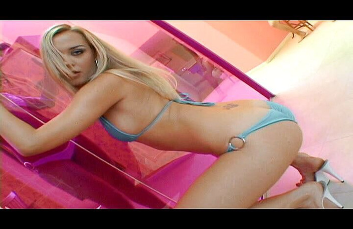 Blacked By Demand: 嗨，我是Annette Schwarz喂我和我的男朋友大黑屌奶油