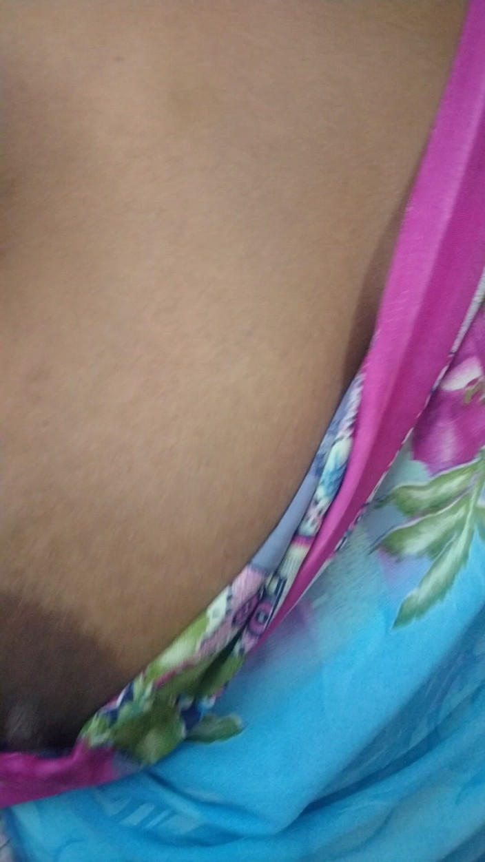 Tamil lesbian: Sâni fierbinți cu spectacol sexy în picioare
