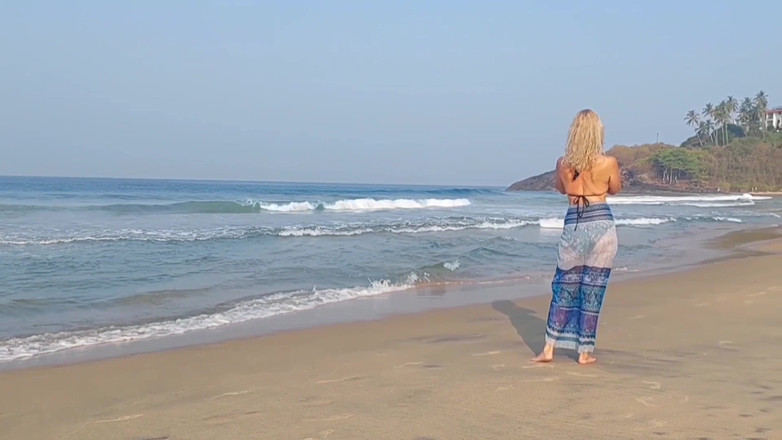 Selena701: Amatérská zralá manželka si užívá sex po chůzi a koupeli