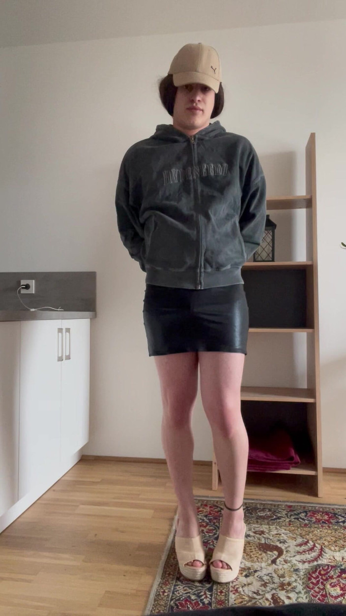 femboysoft: Femboy Crossdresser Naakte Striptease