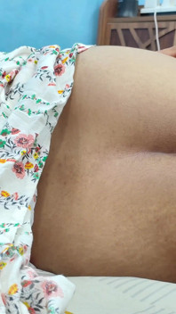 Un couple malaisien lèche un trou du cul et se lèche la chatte, romance profonde