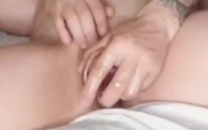 Laura sexywomen: 자위하는 밀프와 25cm 장난감으로 맛있는 보지를 클로즈업