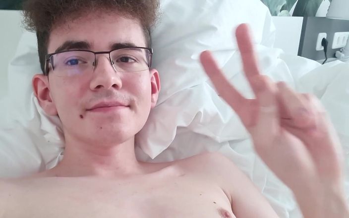 Prettyboi2000x: Çok düzgün sikildikten sonra çok boşalıyor çok iyi hissettim! Kendime dokunmadan beni...
