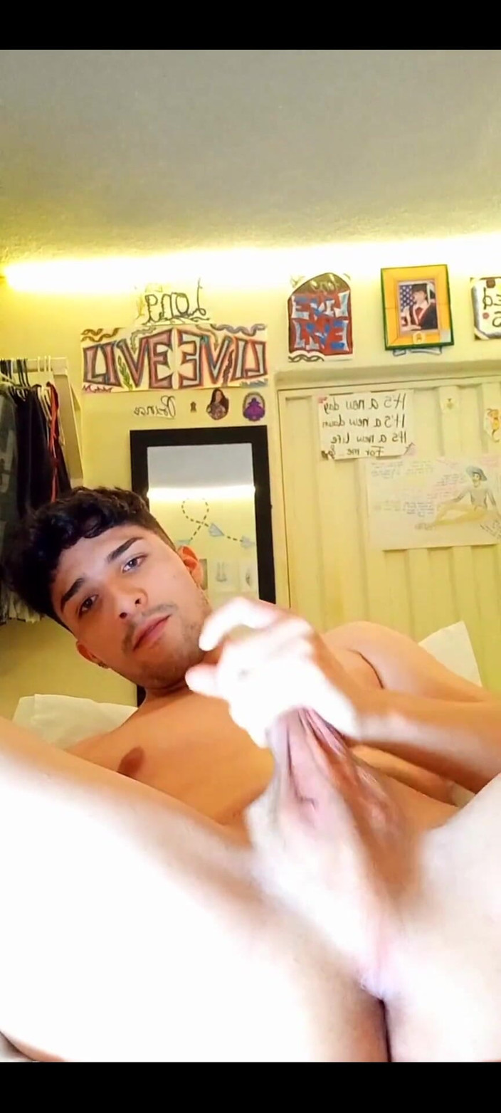 Diego_latinboy: Sborra con un grosso cazzo non tagliato