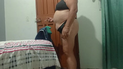 Sofixxx: 我邀请我在酒店游泳池认识的熟女到我的房间