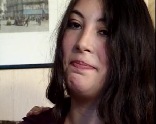 Videos Francaises: Ragazze francesi in calze che condividono un grosso dildo a...