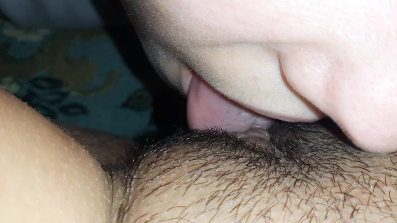 Lesbian-candys: I Greedily Eat Her Hot, Pulsating, Unshaven Pussy