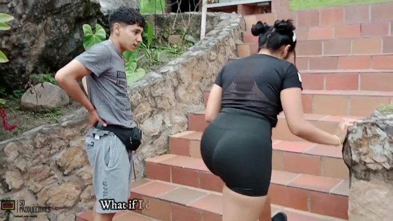 Samanthaa: Mi compañero de cuarto me ayuda con mi cachonda, me...