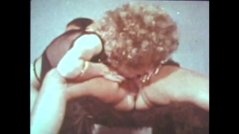 The Unforgettable: Vanessa ve Marlene toplarla oynuyor