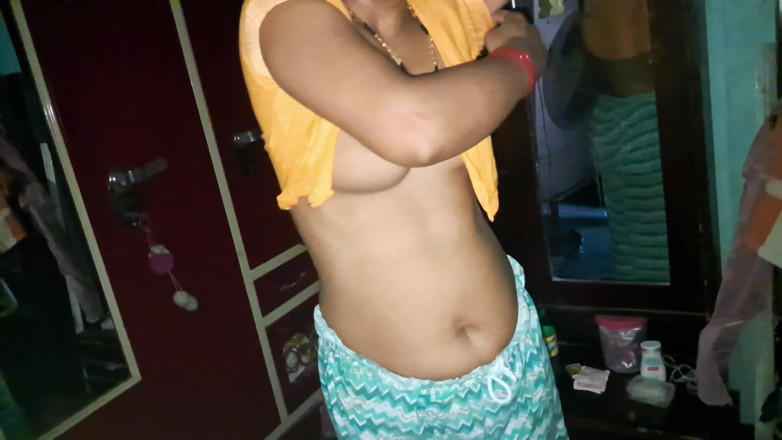 xshika: Indische Kavya bhabhi wechselt die kleidung vor ihrem freund