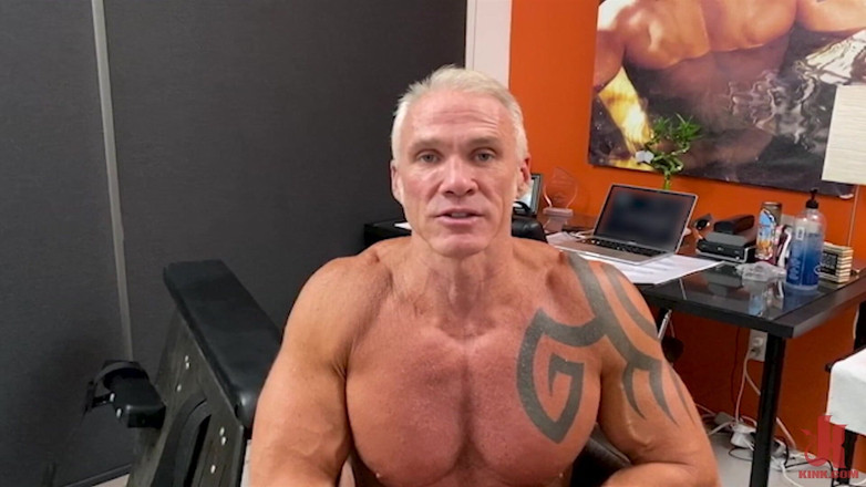 Kinky Bites Gay: Podcast perverseling: Dallas Steele krijgt het!