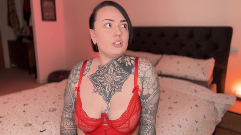 Miss Valentina: 做这个勒索幻想任务