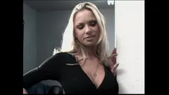 Sexy rubia cuerpo perfecto se la follan duro en la oficina