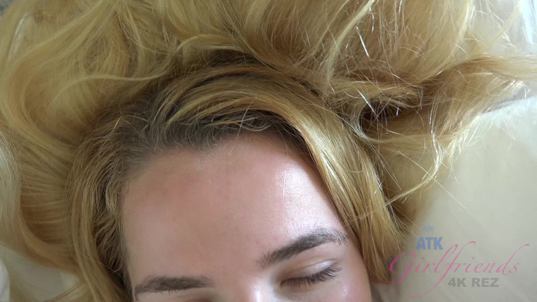 ATK Fans (Girlfriends): Virtuele vakantie in Hawaï met Alina West 6/6