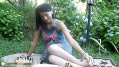 Foot Fetish HD: Brunetka Barbara si sundá vysoké podpatky