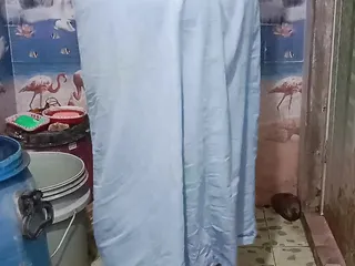 Santhi89: Tamil Busty Aunty Bathroom Hot Pussy Fingering Very Nice Pussy...
