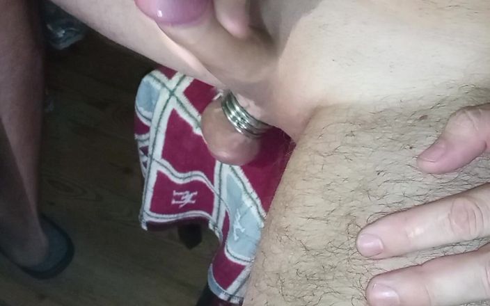 White Ukrainian Dick: 用金属球环的高质量家庭手淫！