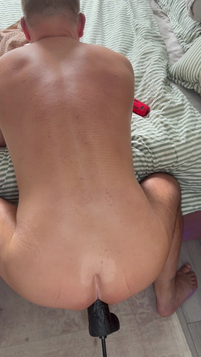 Daddy_dan_xxx: Üvey baba dans deliği tam gaz sikiş makinesi tarafından parçalanıyor