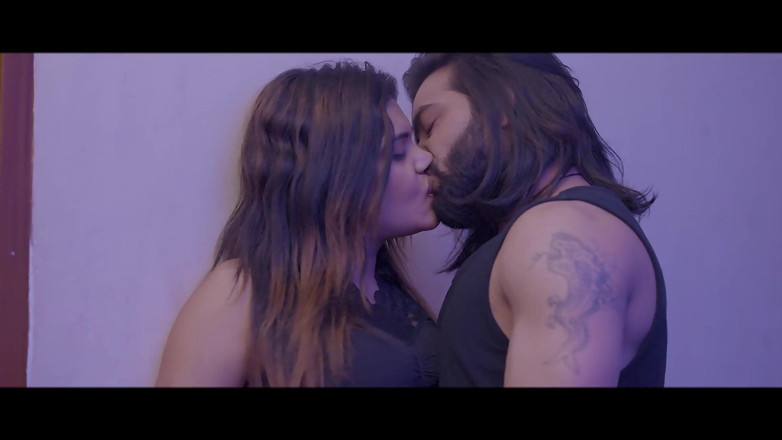 Triflicks: Cuñada india con su hermanastro hoy llamando en la habitación...