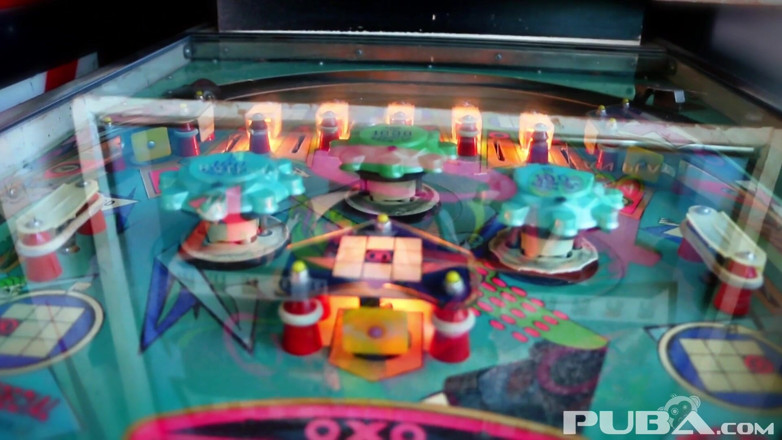 PUBA Solo: Jocul pinball duce la umplerea pizdei de Brett Rossi