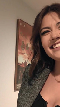 Adria Rae Nadržená manželka odčerpá realitního makléře dvakrát - tře mokrou kundičku a tvrdě na něm jezdí, dokud se neudělá