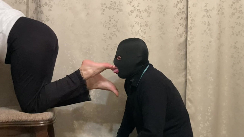 Niki studio: Haar voetslaaf negeren - voetaanbidding