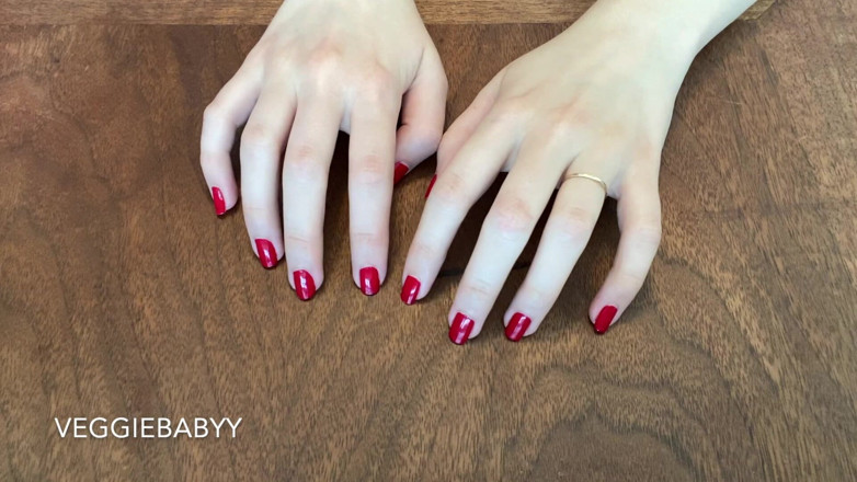 Veggiebabyy: Long Red Natural Nail Tapping