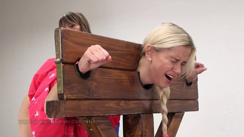 Spanking Server: Dây đeo Lola