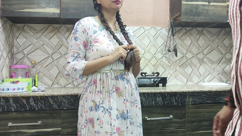 Hornycouple149: Desi Jija Sali seksromance in de keuken Indische Jija Sali...