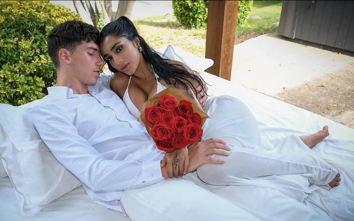 Yasmina and Brady: Aku ngebiarin suamiku ngentot pantatku di hari valentine, lubangku nggak...