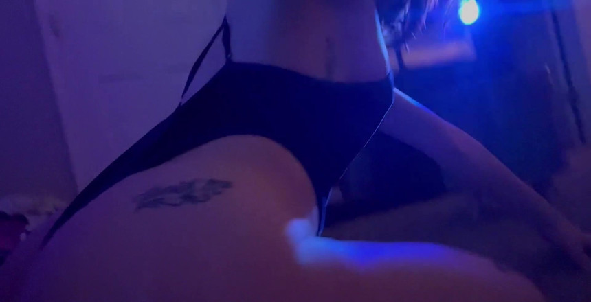 Kinkee Karma: 내 몸집이 작은 아기를 과시할 때 좋아해?