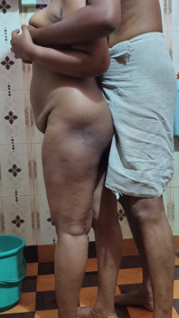Indiana mallu menina tomando banho e ela precisa de mais foda apertada