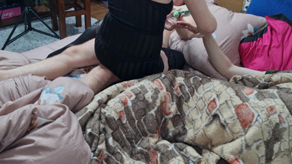 Viktoria_sekret: 남편과 이야기하고 친구의 자지를 따먹는 마누라 1부