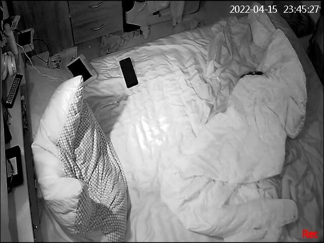 KittieNoOne: キャムが妻が電話でのセックスを目撃