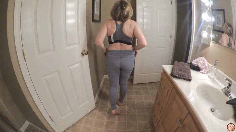 MarieRocks: Hot gilf intense masturbation workout